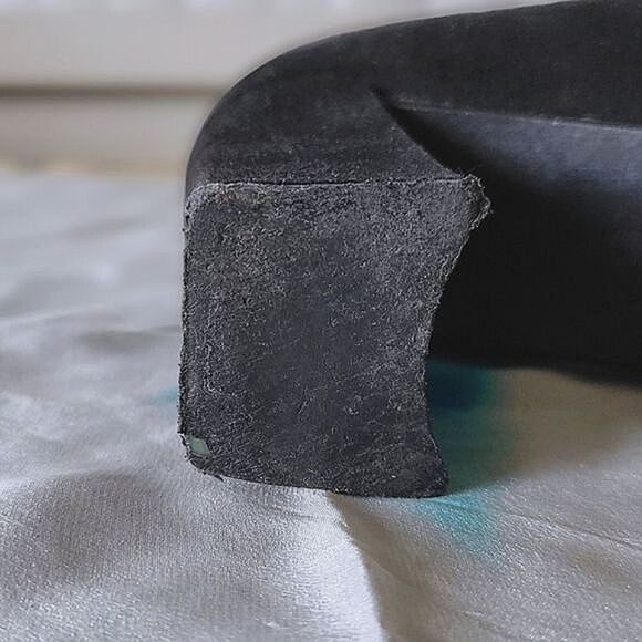 Vtg Stuart Weitzman black suede block heel square toe pumps - Picture 13 of 13